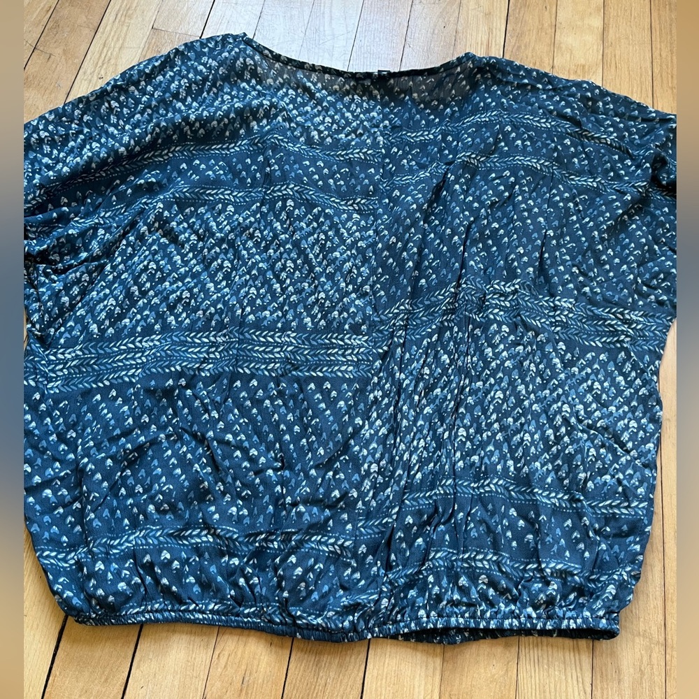 Lulu's Blouse - Picture 8 of 8